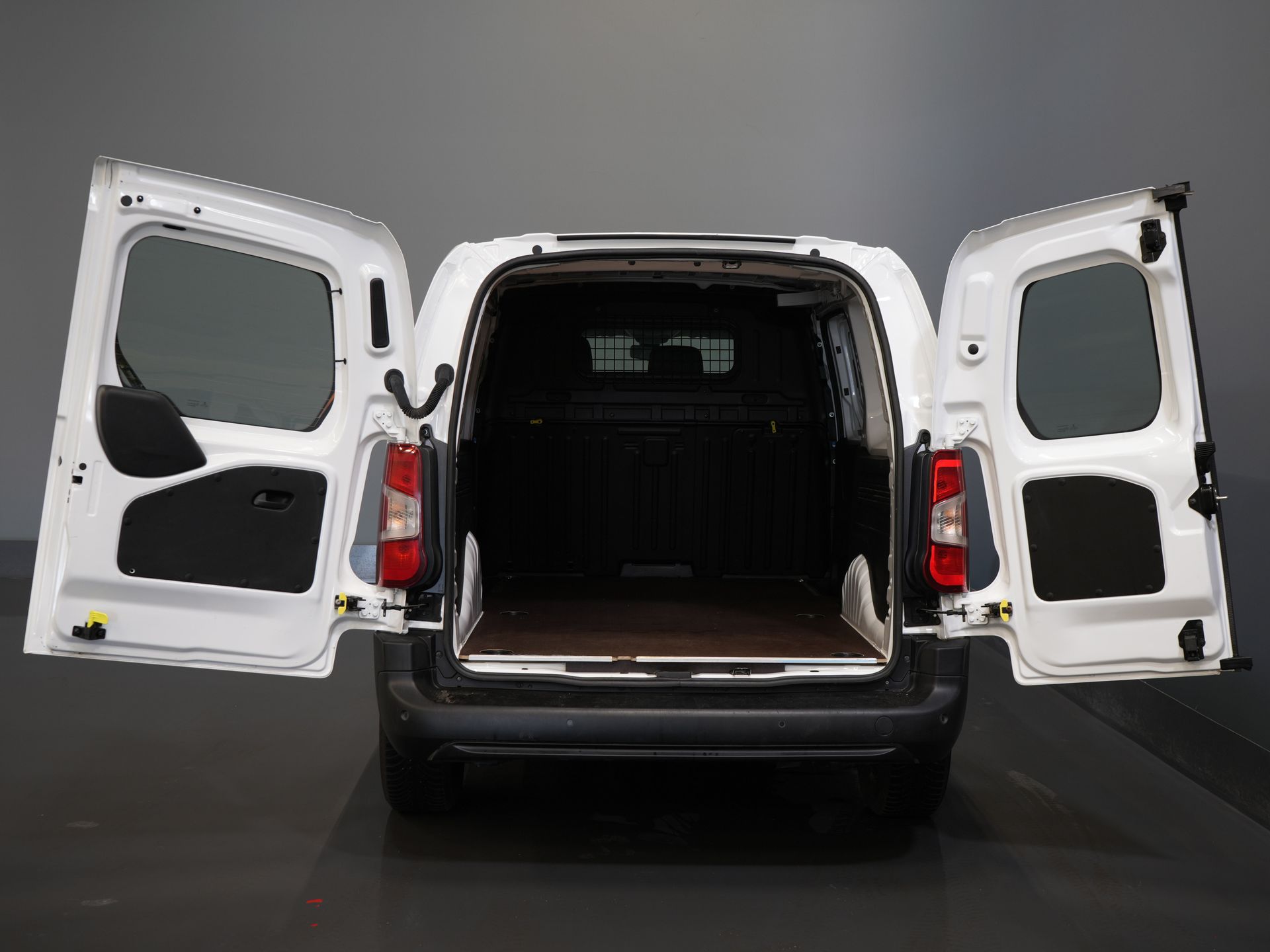 Opel Combo Bestelbus 1.5D 100 pk L2 BPM VRIJ! 3 Pers./ Airco/ Cruise/ PDC
