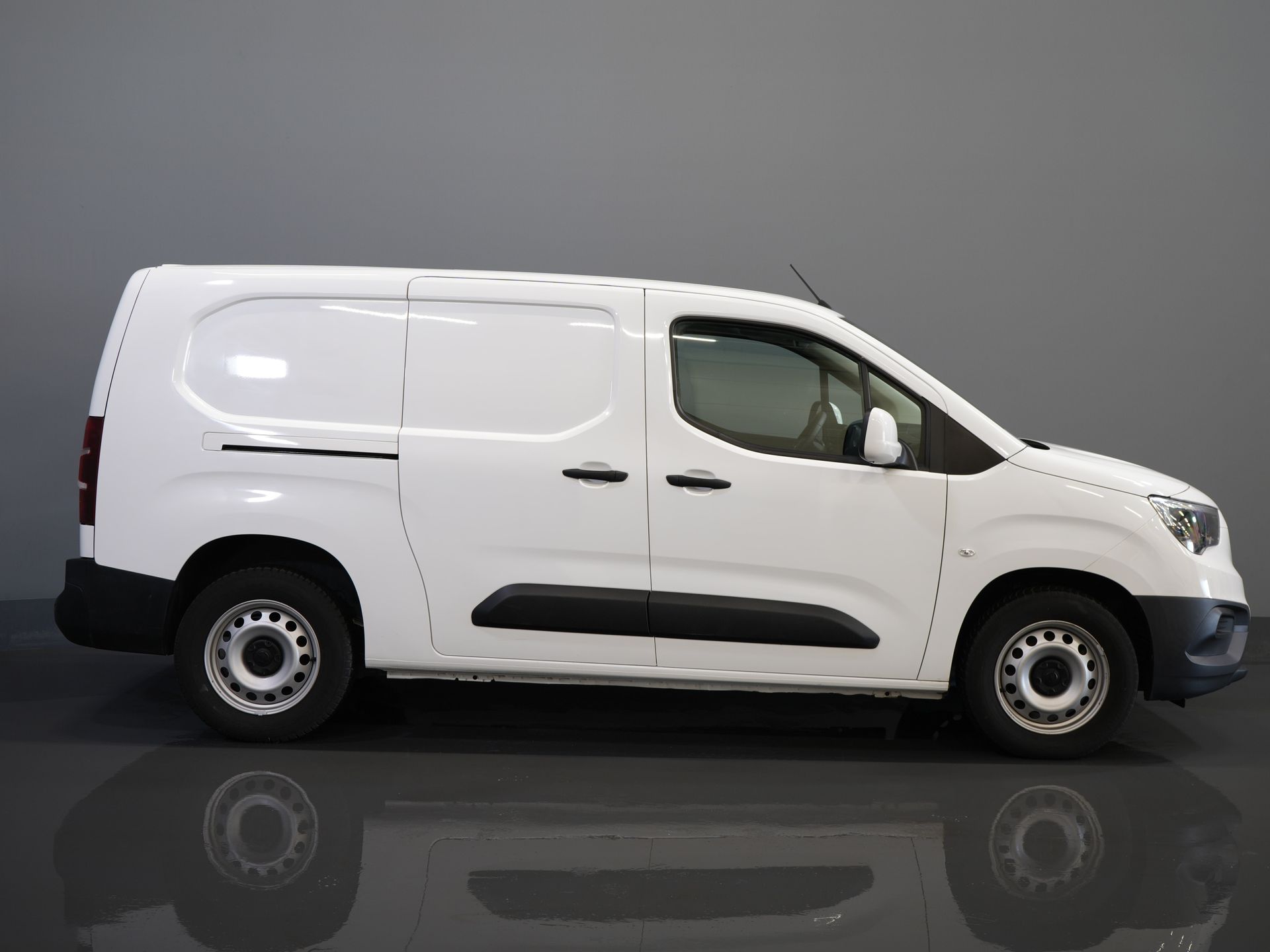Opel Combo Bestelbus 1.5D 100 pk L2 BPM VRIJ! 3 Pers./ Airco/ Cruise/ PDC