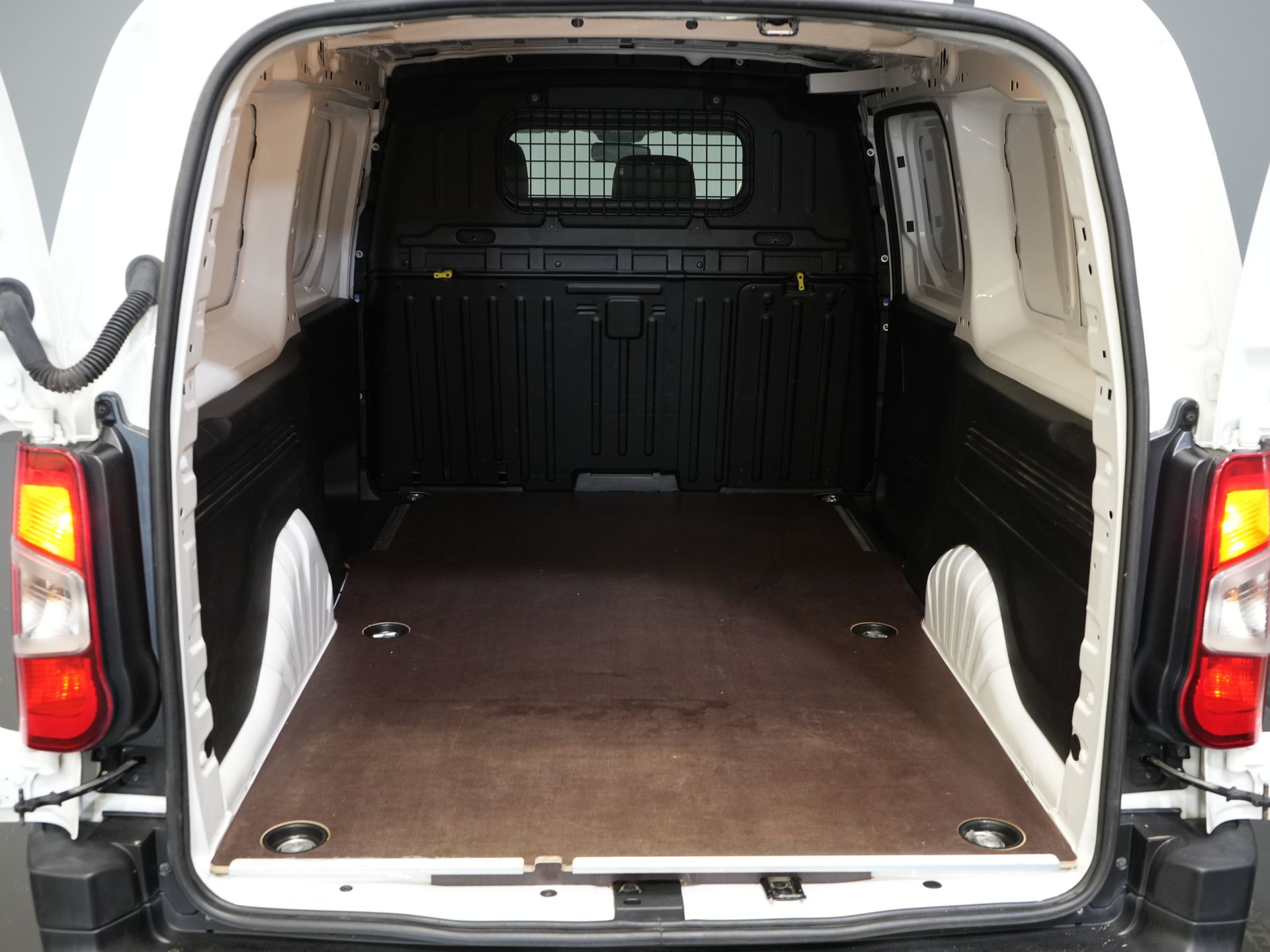 Opel Combo Bestelbus 1.5D 100 pk L2 BPM VRIJ! 3 Pers./ Airco/ Cruise/ PDC