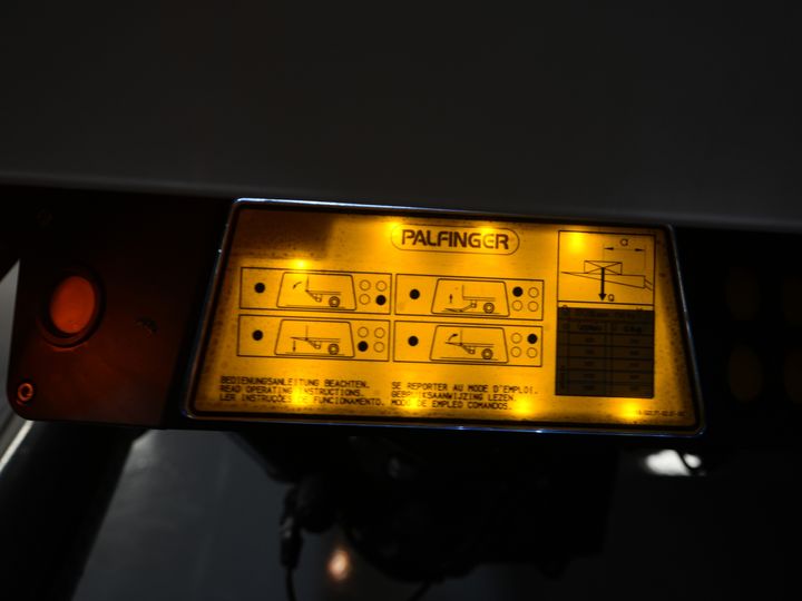 Volkswagen Crafter Bakwagen 35 2.0 TDI 180 pk DSG Aut. BPM VRIJ! 350x208x210 Laadklep/ Spoiler/ Navi/ Carplay/ Camera/ Airco