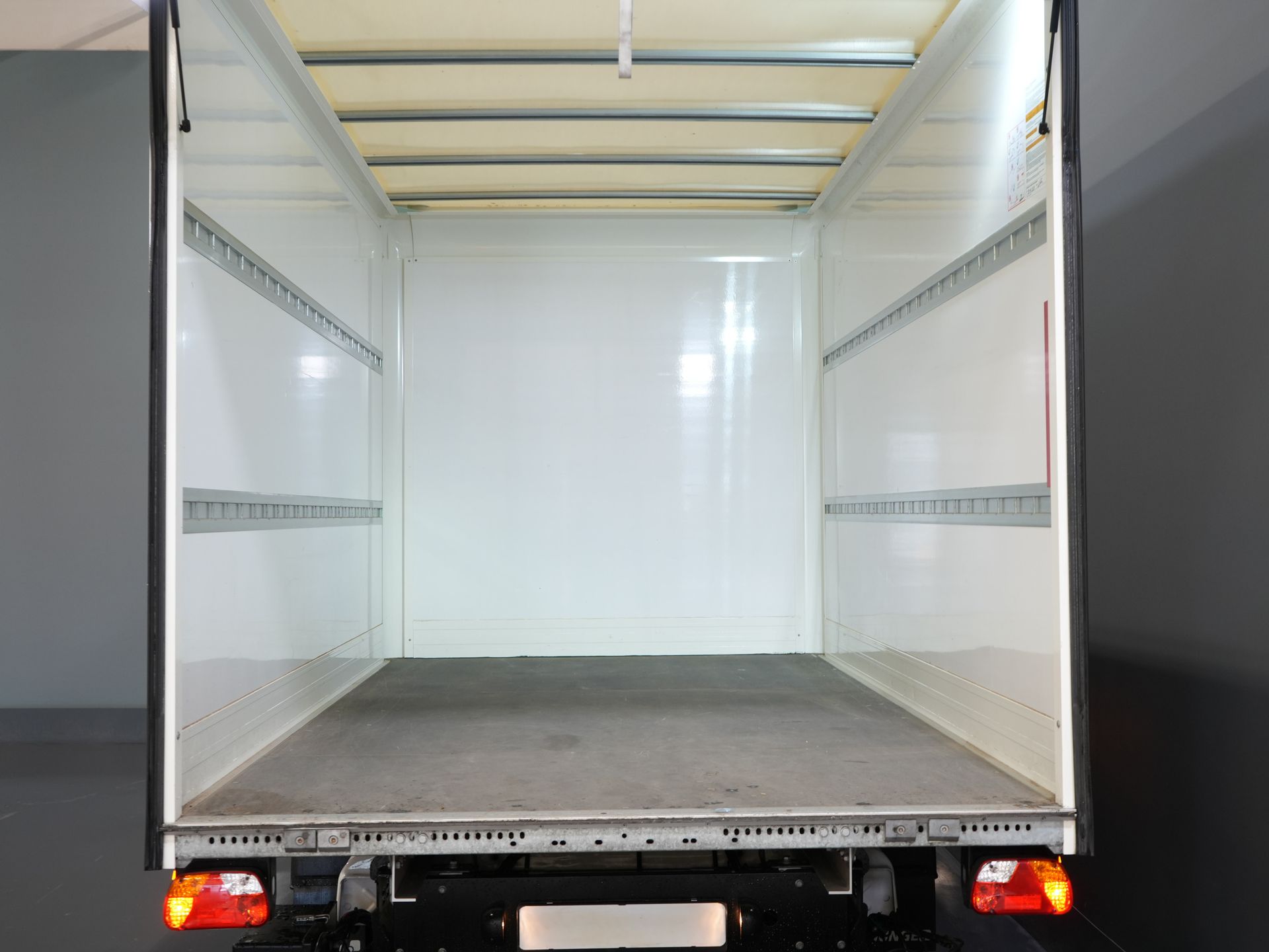 Volkswagen Crafter Bakwagen 35 2.0 TDI 180 pk DSG Aut. BPM VRIJ! 350x208x210 Laadklep/ Spoiler/ Navi/ Carplay/ Camera/ Airco