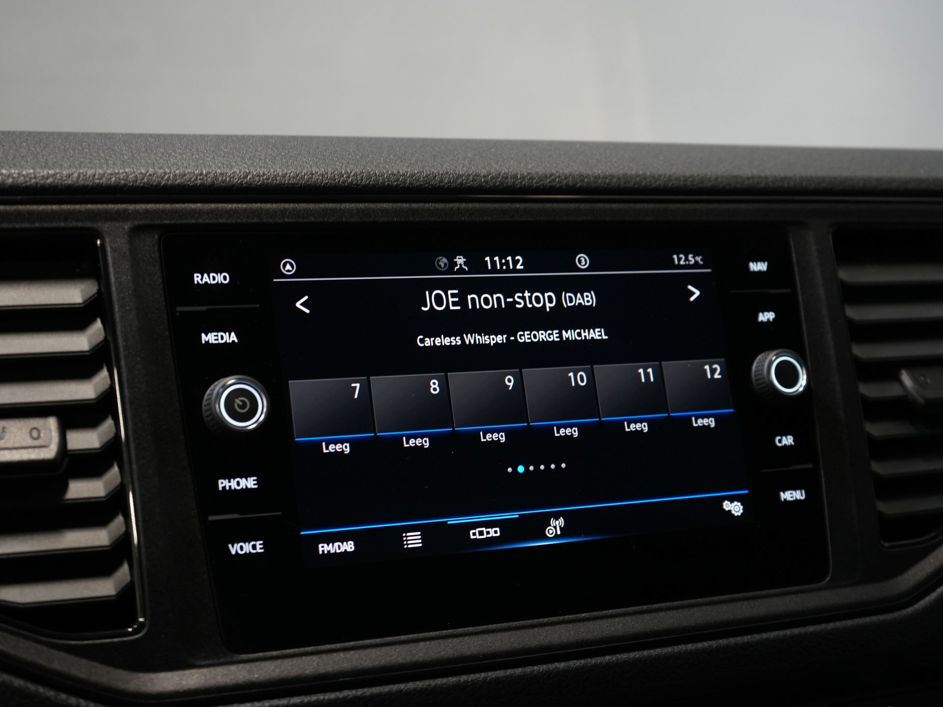 Volkswagen Crafter Bakwagen 35 2.0 TDI 180 pk DSG Aut. BPM VRIJ! 350x208x210 Laadklep/ Spoiler/ Navi/ Carplay/ Camera/ Airco