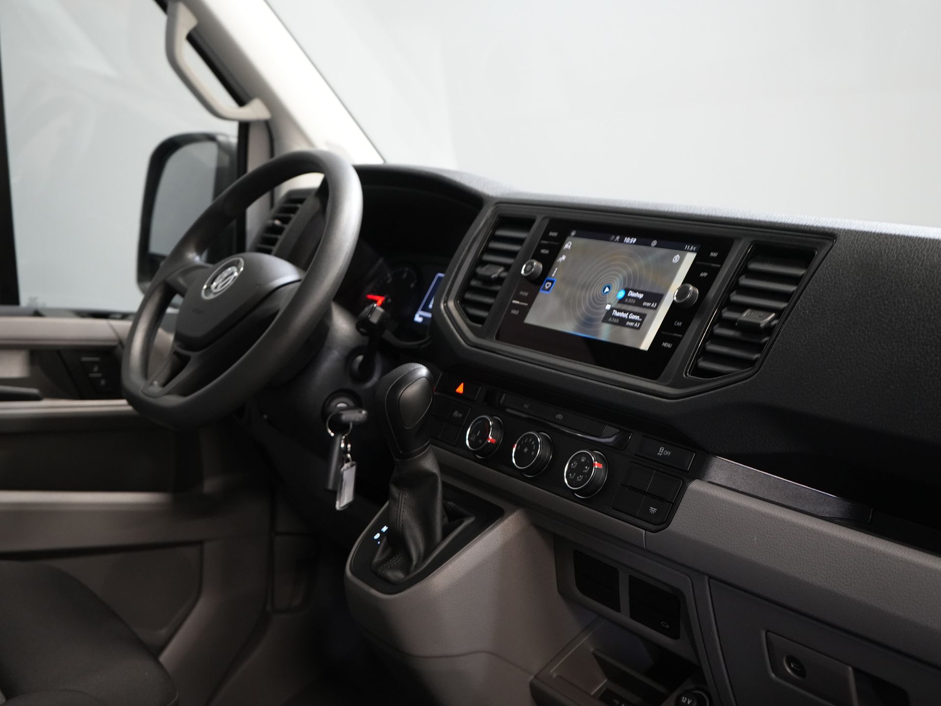 Volkswagen Crafter Bakwagen 35 2.0 TDI 180 pk DSG Aut. BPM VRIJ! 350x208x210 Laadklep/ Spoiler/ Navi/ Carplay/ Camera/ Airco