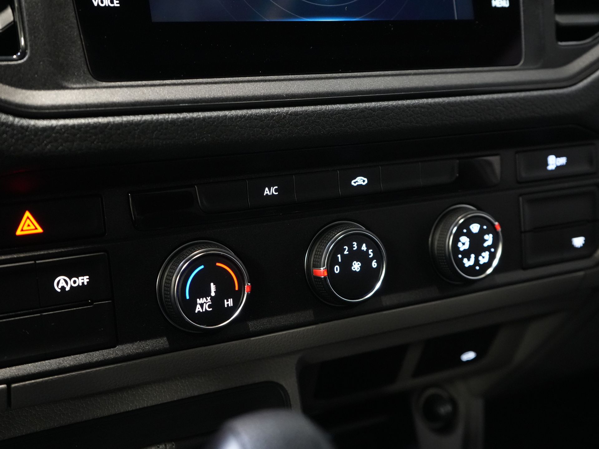 Volkswagen Crafter Bakwagen 35 2.0 TDI 180 pk DSG Aut. BPM VRIJ! 350x208x210 Laadklep/ Spoiler/ Navi/ Carplay/ Camera/ Airco