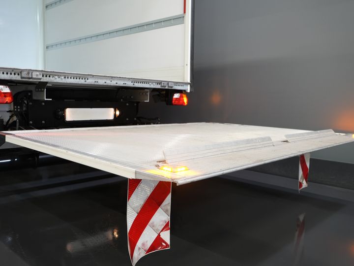 Volkswagen Crafter Bakwagen 35 2.0 TDI 180 pk DSG Aut. BPM VRIJ! 350x208x210 Laadklep/ Spoiler/ Navi/ Carplay/ Camera/ Airco