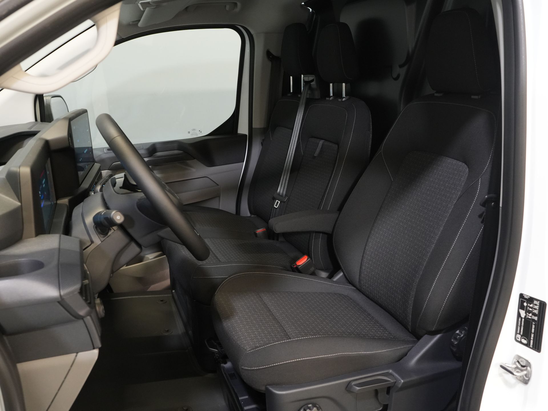 Ford E-Transit Custom Bestelbus Trend 65 kWh 330 km WLTP Garantie t/m 2029/ LED/ Standkachel/ Snellader/ 2.3t Trekverm./ Stuurverw./ Stoelverw./ Carplay/ Camera