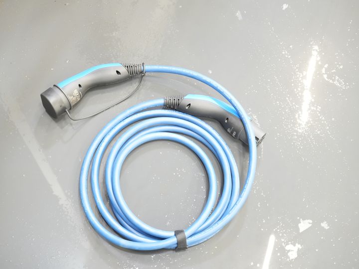 Ford E-Transit Custom Bestelbus Trend 65 kWh 330 km WLTP Garantie t/m 2029/ LED/ Standkachel/ Snellader/ 2.3t Trekverm./ Stuurverw./ Stoelverw./ Carplay/ Camera