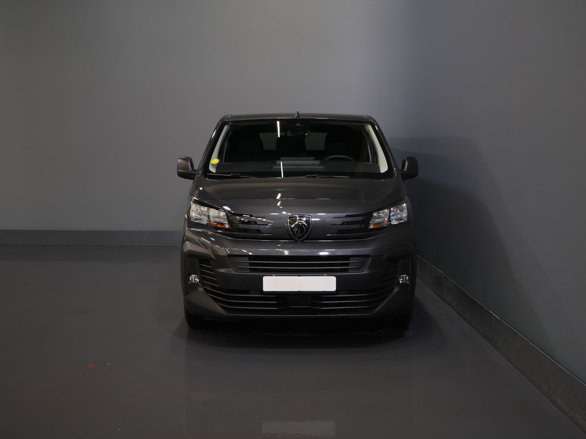 Peugeot Expert Van 2.0 HDi 145 CP Aut DC Double Cab 6 Pers./ Navi/ Carplay/ Camera/ PDC/ Cruise/ Airco