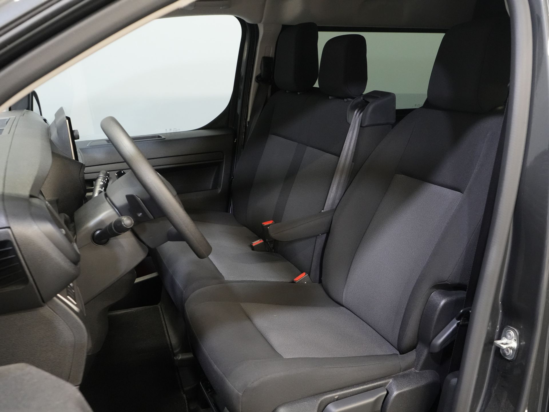 Peugeot Expert Van 2.0 HDi 145 CP Aut DC Double Cab 6 Pers./ Navi/ Carplay/ Camera/ PDC/ Cruise/ Airco