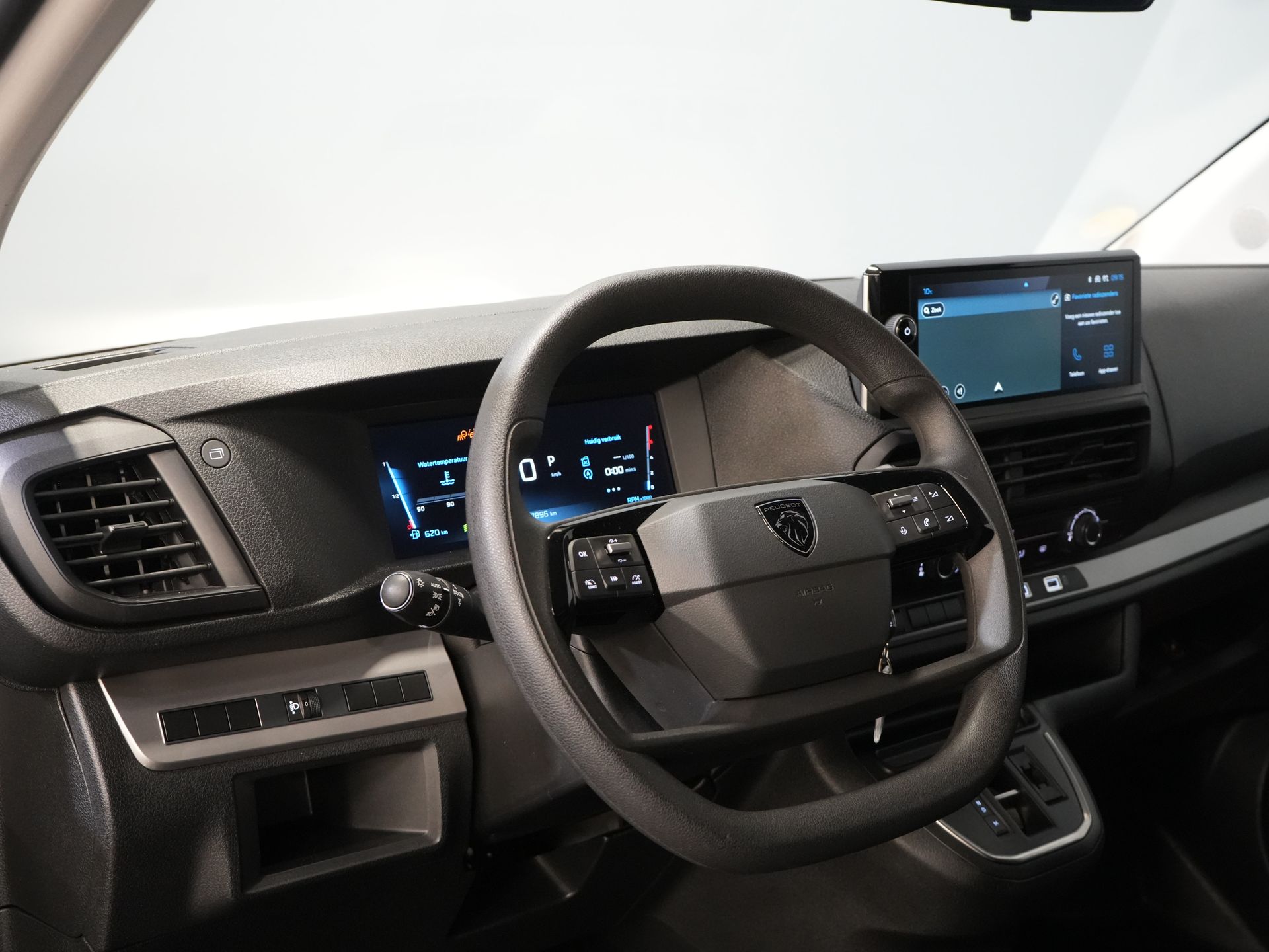 Peugeot Expert Van 2.0 HDi 145 CP Aut DC Double Cab 6 Pers./ Navi/ Carplay/ Camera/ PDC/ Cruise/ Airco