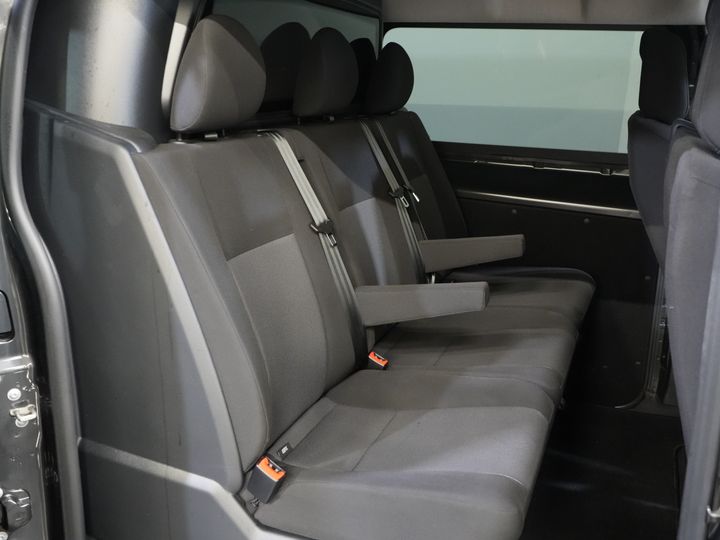 Peugeot Expert Van 2.0 HDi 145 CP Aut DC Double Cab 6 Pers./ Navi/ Carplay/ Camera/ PDC/ Cruise/ Airco