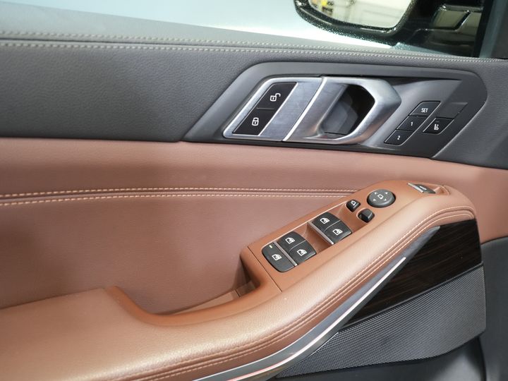 BMW X5 SUV xDrive45e High Executive MPack/ Pano/ Memory/ Seatvent./ Elek.Valve/ Elek.Towbar/ Leather/ Adapt.Cruise/ 21