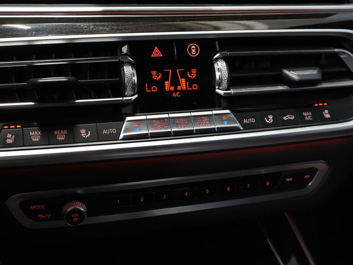 BMW X5 SUV xDrive45e High Executive MPack/ Pano/ Memory/ Seatvent./ Elek.Valve/ Elek.Towbar/ Leather/ Adapt.Cruise/ 21