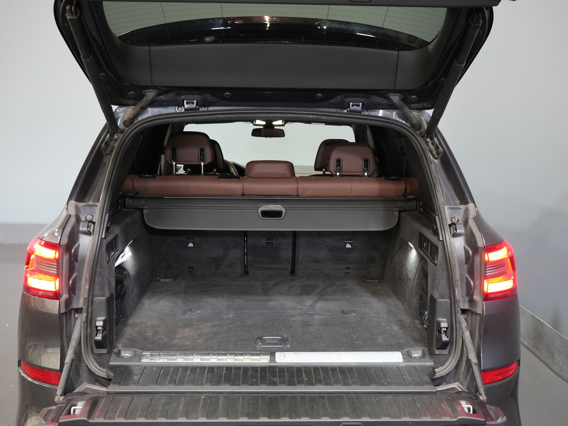 BMW X5 SUV xDrive45e High Executive MPack/ Pano/ Memory/ Seatvent./ Elek.Valve/ Elek.Towbar/ Leather/ Adapt.Cruise/ 21