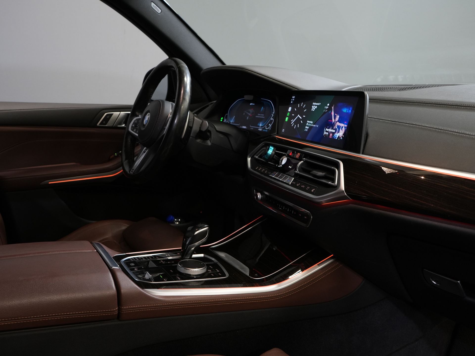 BMW X5 SUV xDrive45e High Executive MPack/ Pano/ Memory/ Seatvent./ Elek.Valve/ Elek.Towbar/ Leather/ Adapt.Cruise/ 21