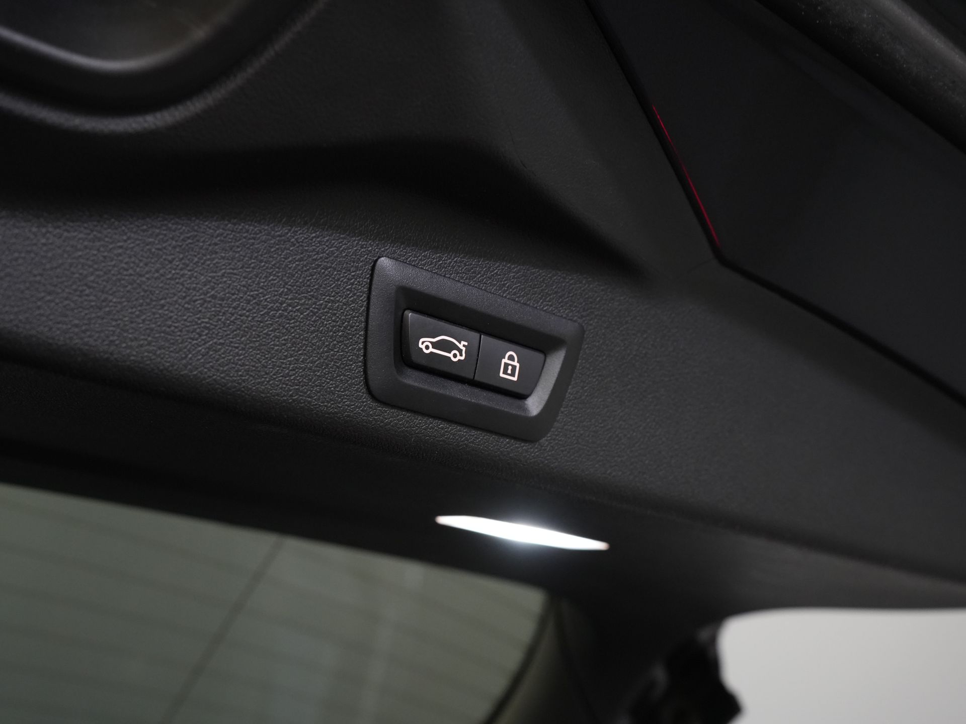 BMW X5 SUV xDrive45e High Executive MPack/ Pano/ Memory/ Seatvent./ Elek.Valve/ Elek.Towbar/ Leather/ Adapt.Cruise/ 21