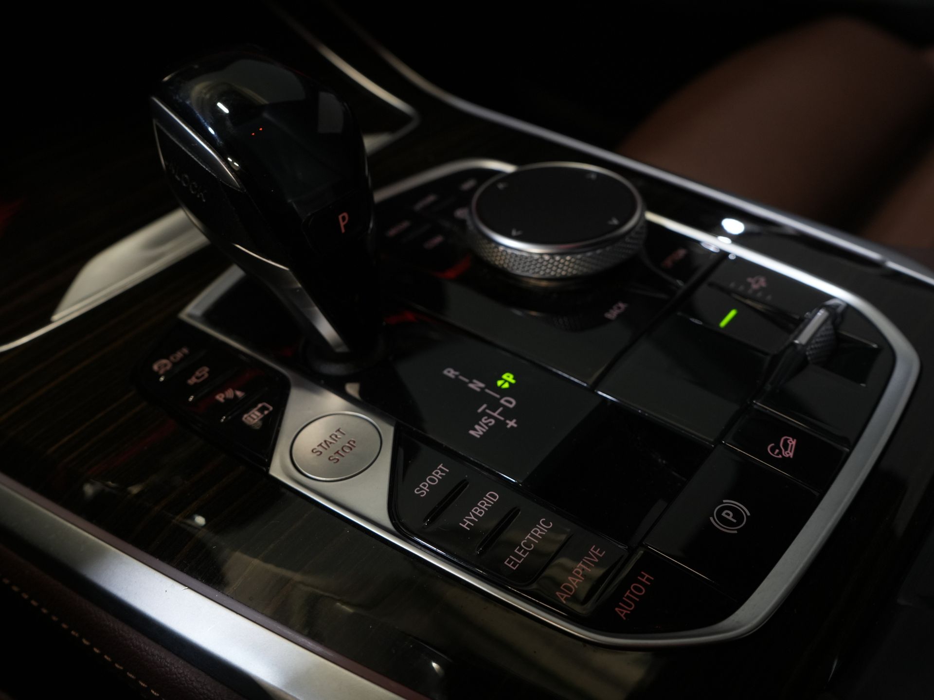 BMW X5 SUV xDrive45e High Executive MPack/ Pano/ Memory/ Seatvent./ Elek.Valve/ Elek.Towbar/ Leather/ Adapt.Cruise/ 21