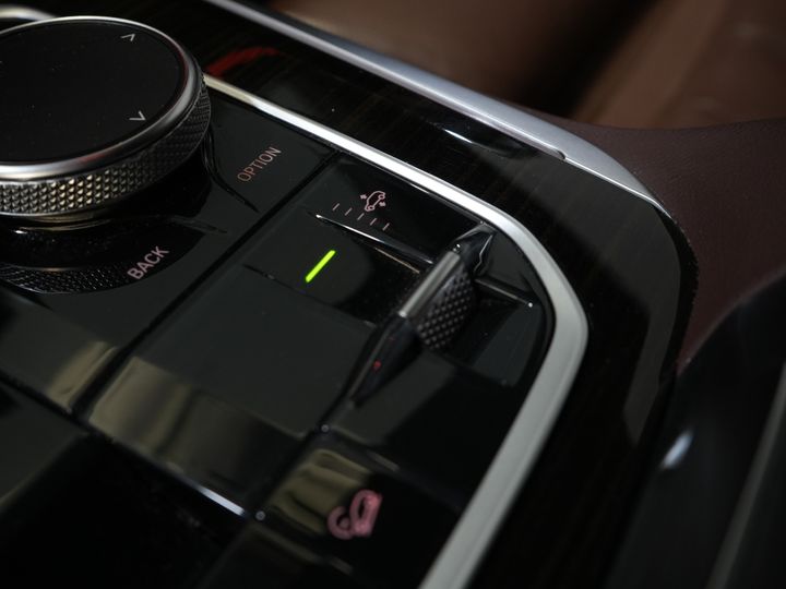 BMW X5 SUV xDrive45e High Executive MPack/ Pano/ Memory/ Seatvent./ Elek.Valve/ Elek.Towbar/ Leather/ Adapt.Cruise/ 21