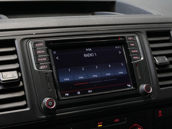 Volkswagen Transporter Van 2.0 TDI 150 к.с. DSG Aut. 4Motion L2 BPM БЕЗКОШТОВНО! 4х4/ 2х зсувні двері/ LED/ Адапт. Круїз/ Сигналізація/ Підігрів сидінь/ LMV/ Камера/ Кондиціонер