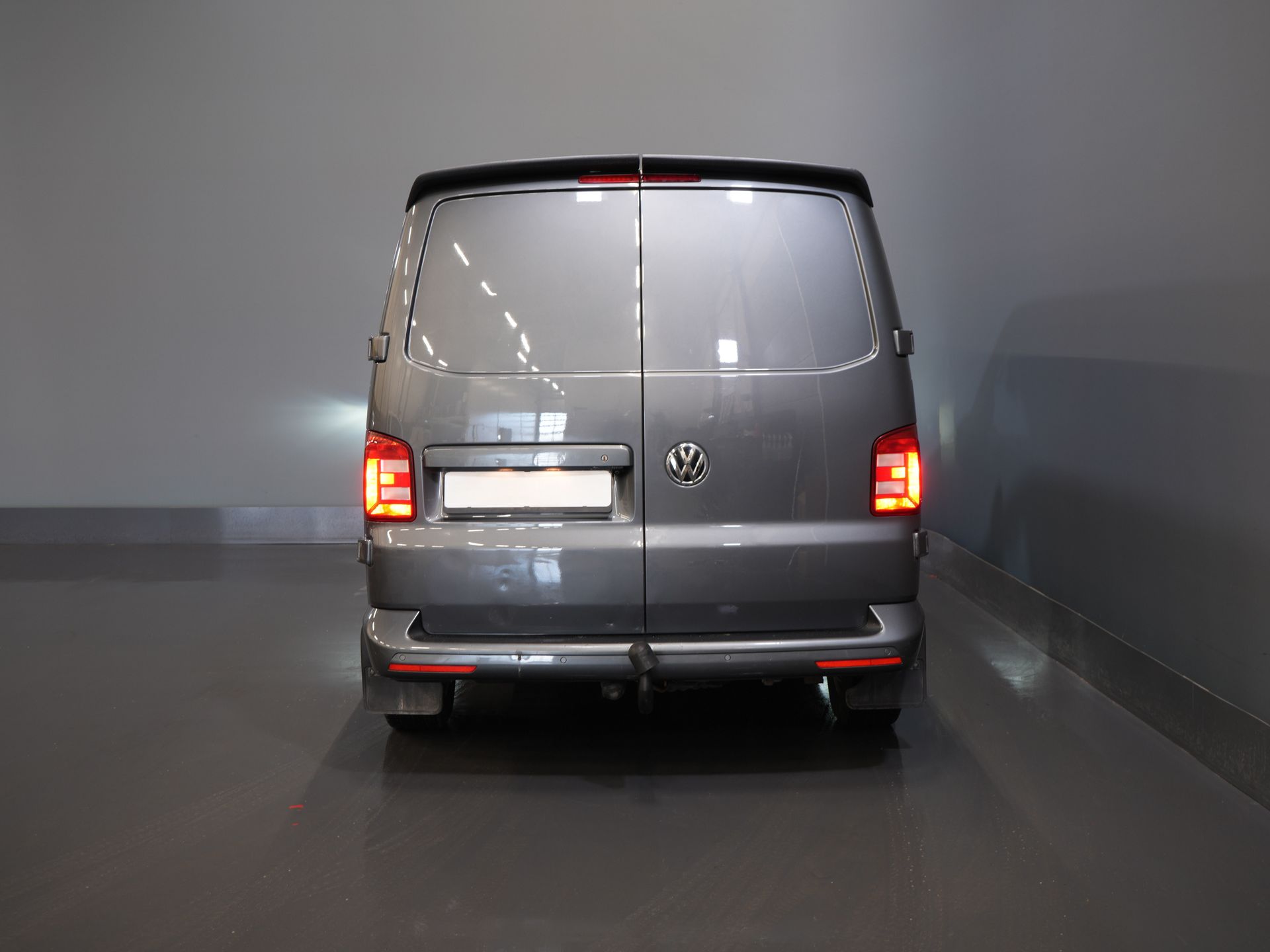 Volkswagen Transporter Van 2.0 TDI 150 к.с. DSG Aut. 4Motion L2 BPM БЕЗКОШТОВНО! 4х4/ 2х зсувні двері/ LED/ Адапт. Круїз/ Сигналізація/ Підігрів сидінь/ LMV/ Камера/ Кондиціонер