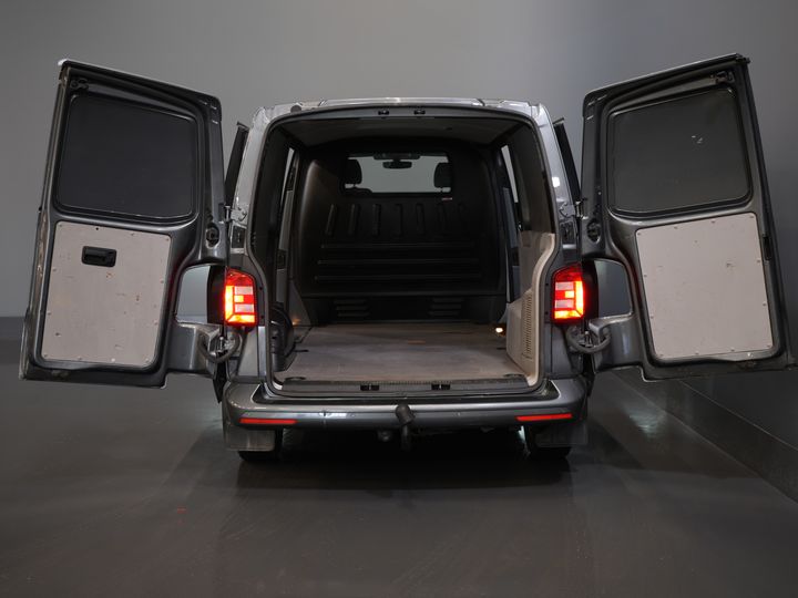 Volkswagen Transporter Van 2.0 TDI 150 к.с. DSG Aut. 4Motion L2 BPM БЕЗКОШТОВНО! 4х4/ 2х зсувні двері/ LED/ Адапт. Круїз/ Сигналізація/ Підігрів сидінь/ LMV/ Камера/ Кондиціонер