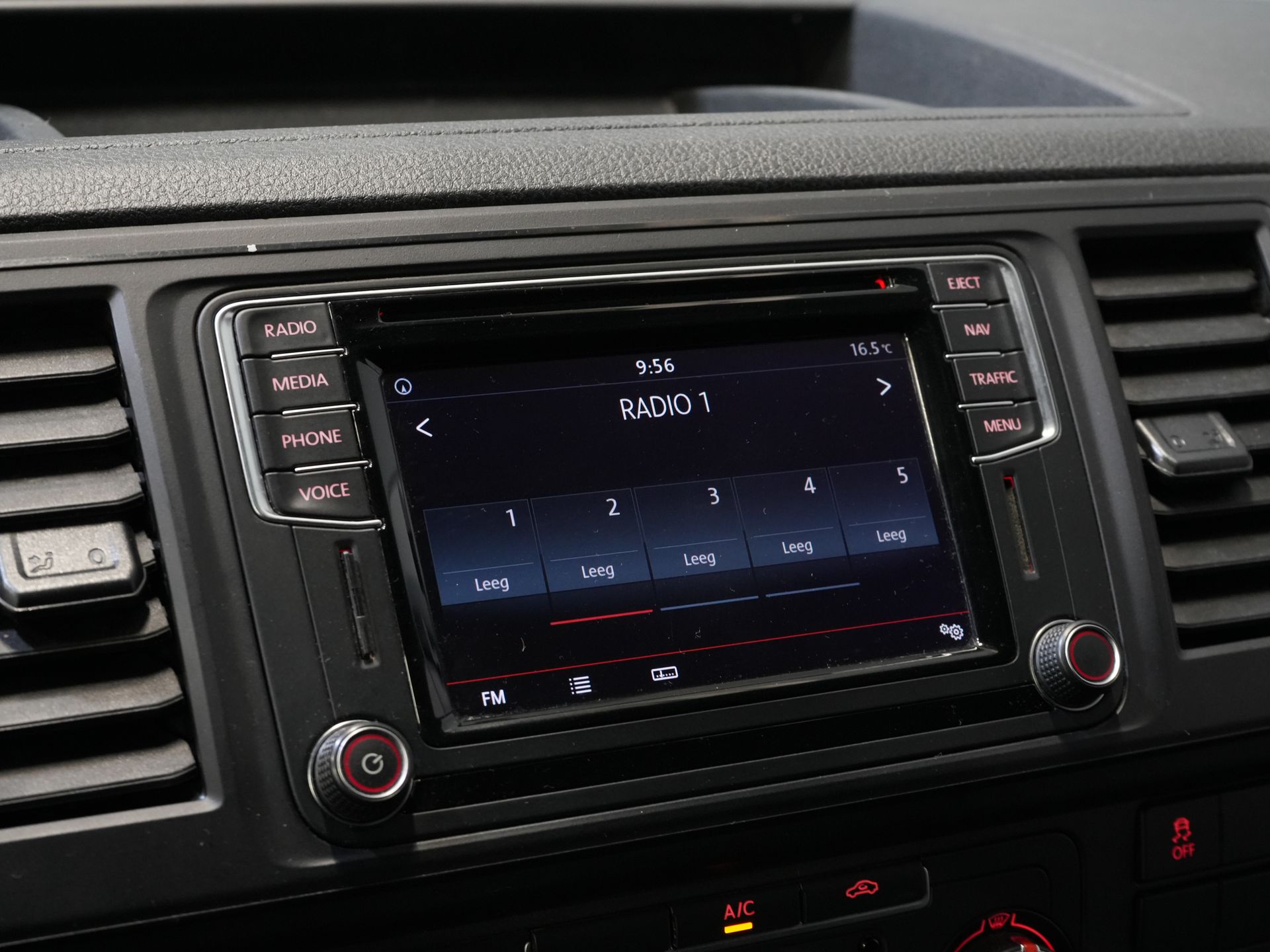 Volkswagen Transporter Bestelbus 2.0 TDI 150 pk DSG Aut. 4Motion L2 BPM VRIJ! 4x4/ 2x Schuifdeur/ LED/ Adapt. Cruise/ Alarm/ Stoelverw./ LMV/ Camera/ Airco