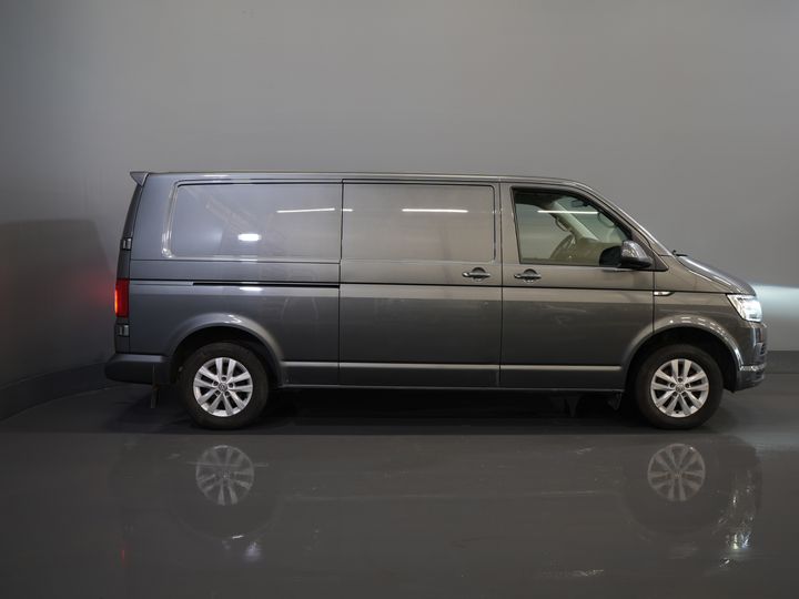 Volkswagen Transporter Van 2.0 TDI 150 к.с. DSG Aut. 4Motion L2 BPM БЕЗКОШТОВНО! 4х4/ 2х зсувні двері/ LED/ Адапт. Круїз/ Сигналізація/ Підігрів сидінь/ LMV/ Камера/ Кондиціонер