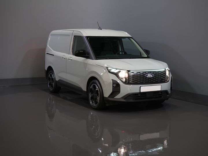 Ford Courier Bestelbus E-Transit Limited 44 kWh 292 km WLTP Garantie/ Snellader/ Adapt.Cruise/ Stoelverw./ Stuurverw./ Carplay/ Camera/ Climate/ PDC/ L