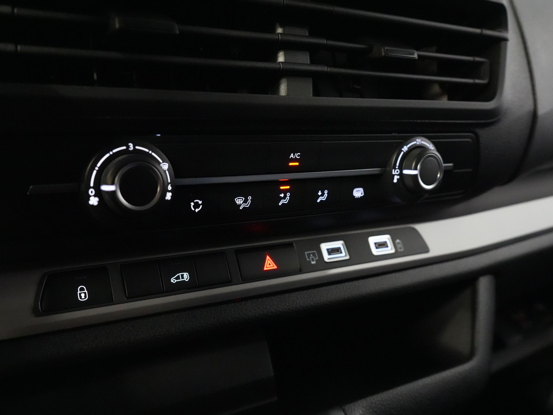 Citroën Jumpy Bestelbus 2.0 HDI 180 pk Aut. L3 BPM VRIJ! 2xSchuifdeur/ Virtual cockpit/ Carplay/ Camera/ PDC/ Cruise/ Airco