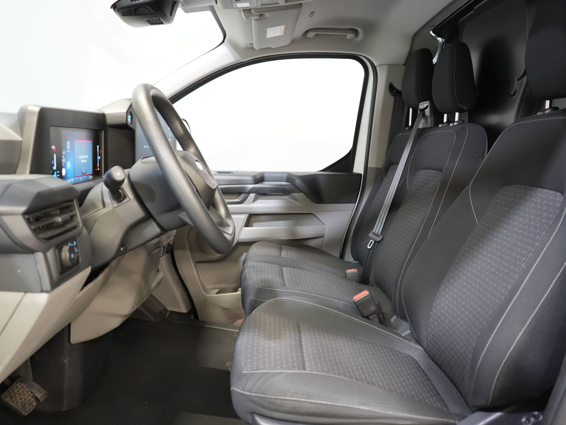 Ford Transit Custom Bestelbus 2.0 TDCI 136 pk Aut. L2 Trend BPM VRIJ! LED/ Carplay/ Camera/ Climate/ PDC/ Cruise