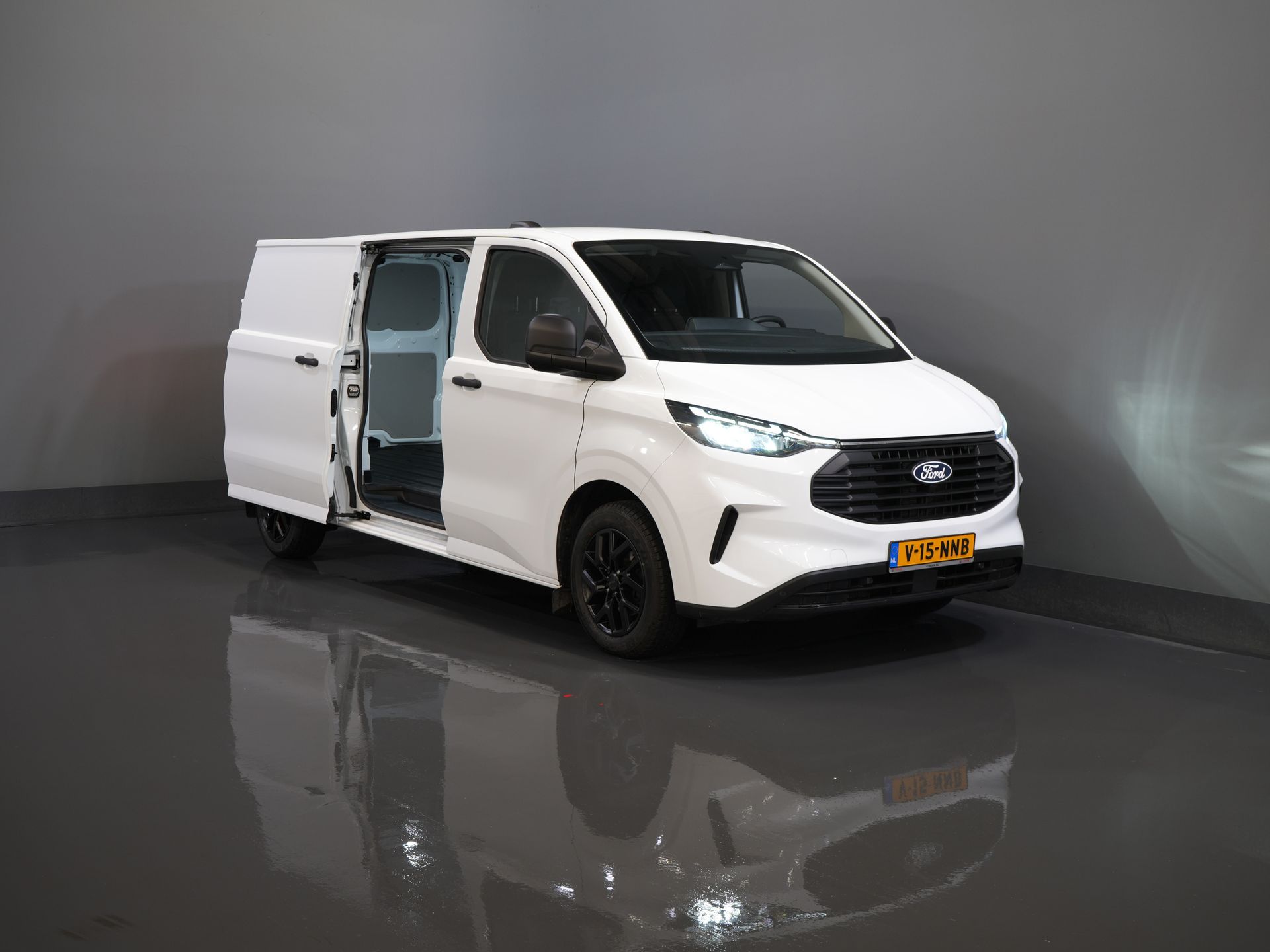 Ford Transit Custom Bestelbus 2.0 TDCI 136 pk Aut. L2 Trend BPM VRIJ! LED/ Carplay/ Camera/ Climate/ PDC/ Cruise