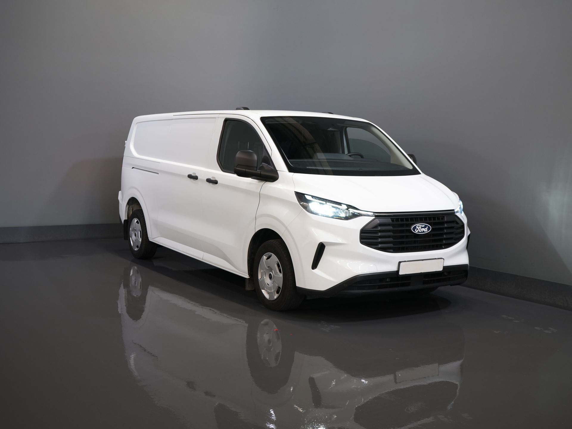 Ford Transit Custom Bestelbus 2.0 TDCI 136 pk Aut. L2 Trend BPM VRIJ! LED/ Carplay/ Camera/ Climate/ PDC/ Cruise