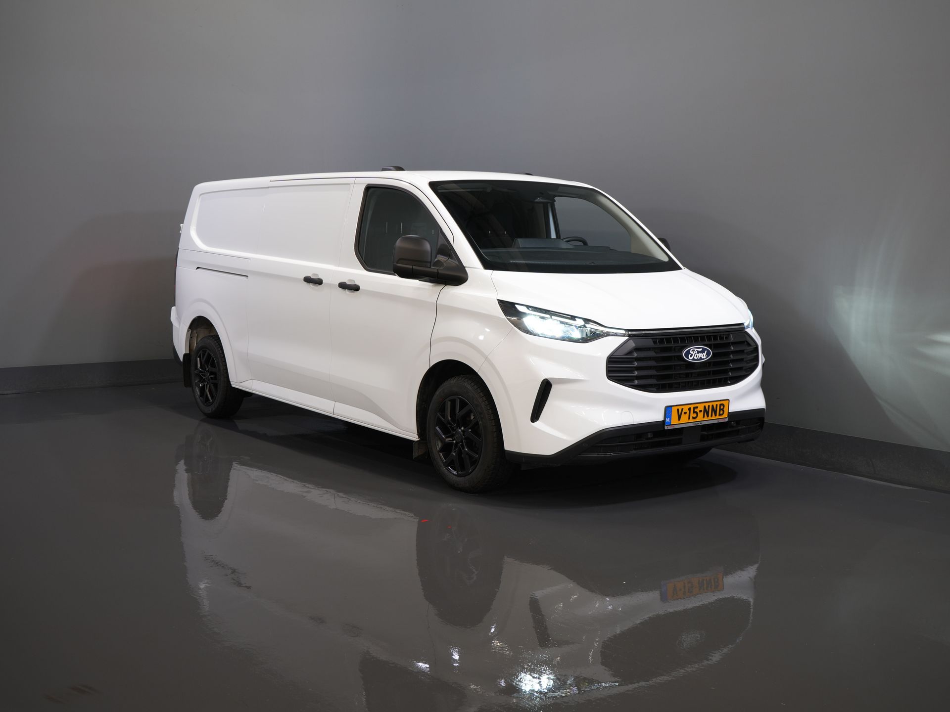 Ford Transit Custom Bestelbus 2.0 TDCI 136 pk Aut. L2 Trend BPM VRIJ! LED/ Carplay/ Camera/ Climate/ PDC/ Cruise
