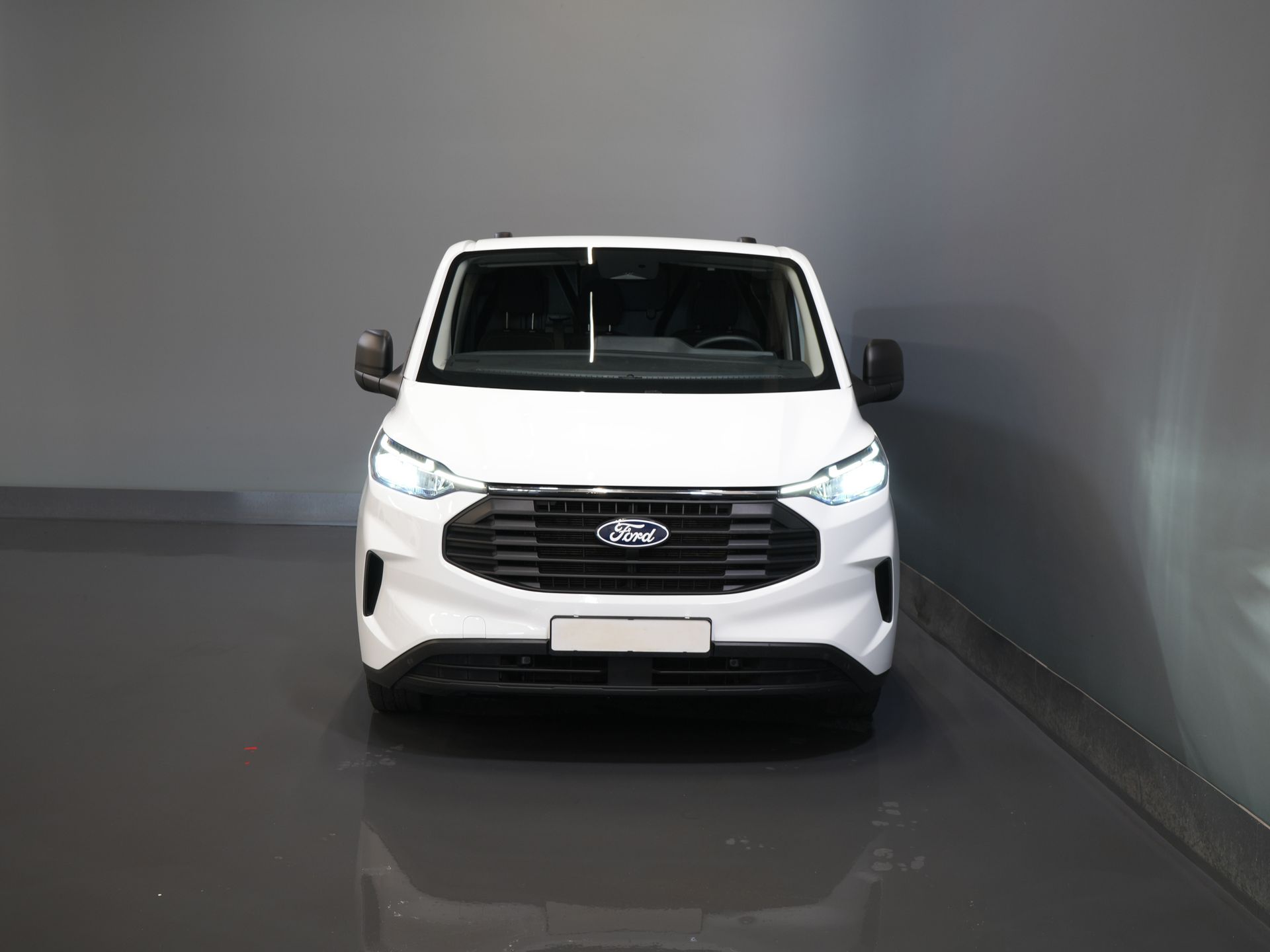 Ford Transit Custom Bestelbus 2.0 TDCI 136 pk Aut. L2 Trend BPM VRIJ! LED/ Carplay/ Camera/ Climate/ PDC/ Cruise