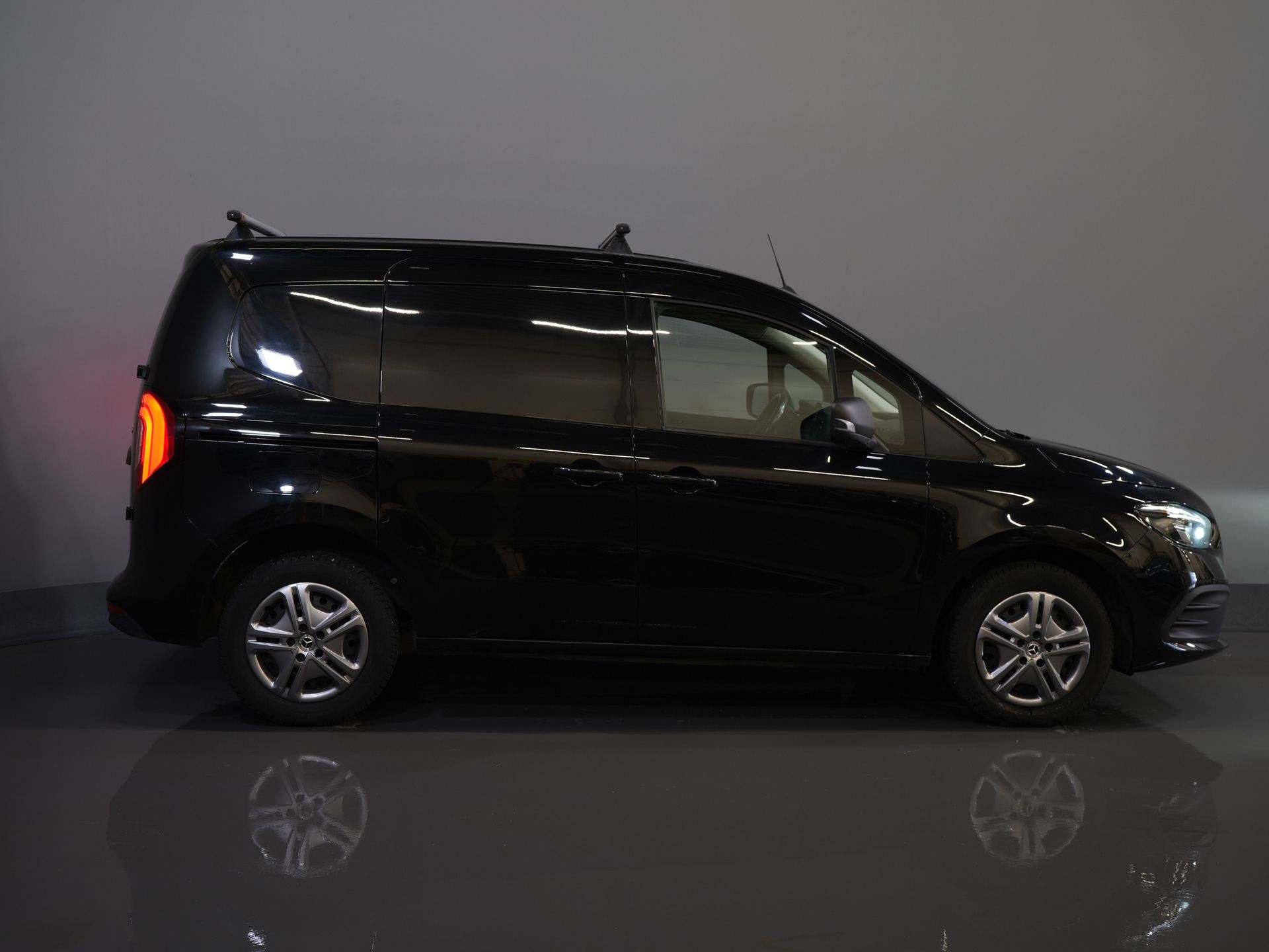 Mercedes-Benz Citan Bestelbus 112 CDI Aut. 3 Pers./ LED/ Stoelverw./ CarPlay/ Cruise/ Airco/ Dakdragers