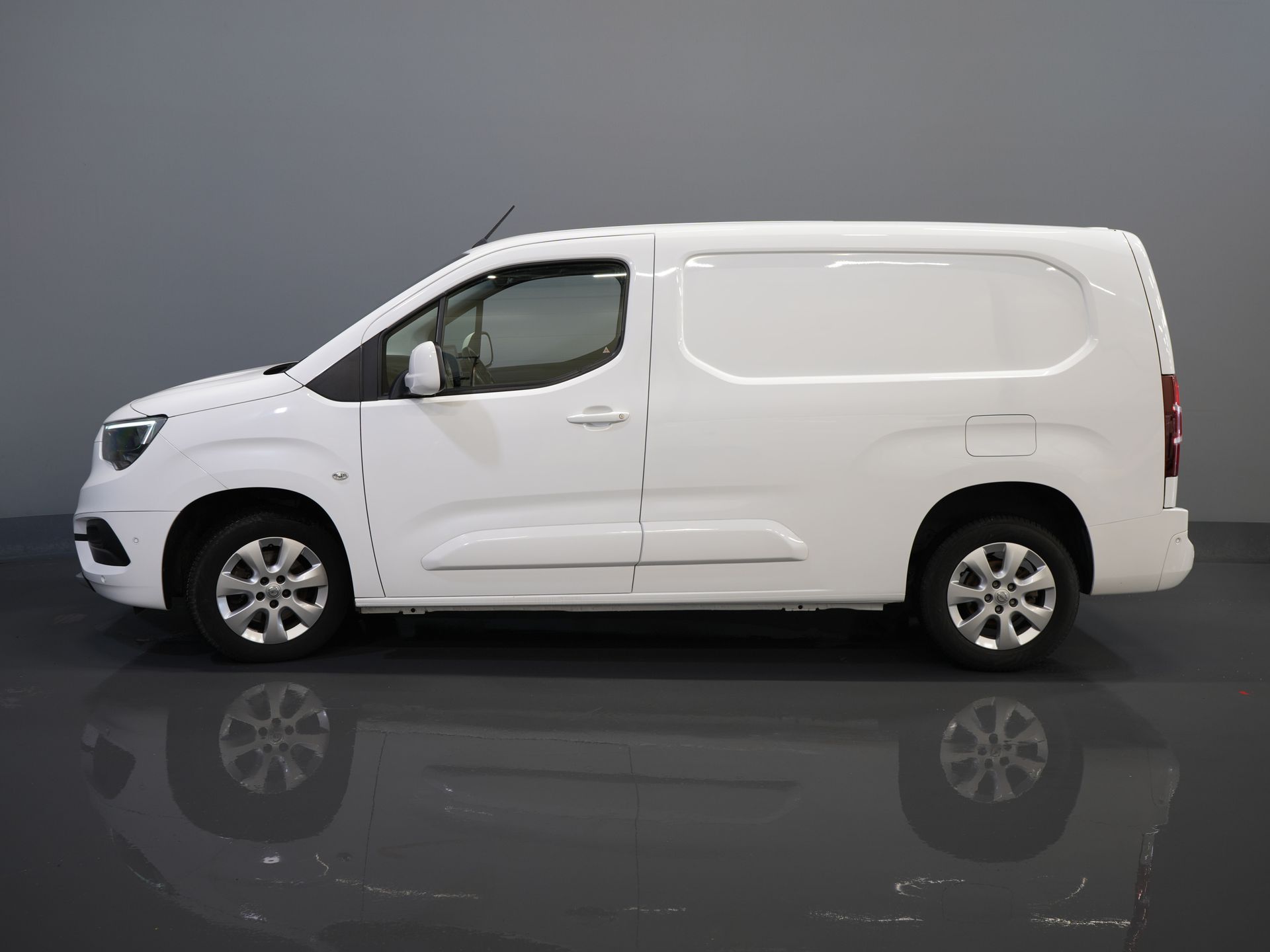Opel Combo Van 1.5D 130 к.с. Авт. L2 BPM БЕЗКОШТОВНО! DB-ремінь V.V/ NL-автомат/ Carplay/ клімат/ LMV/ камера/ PDC