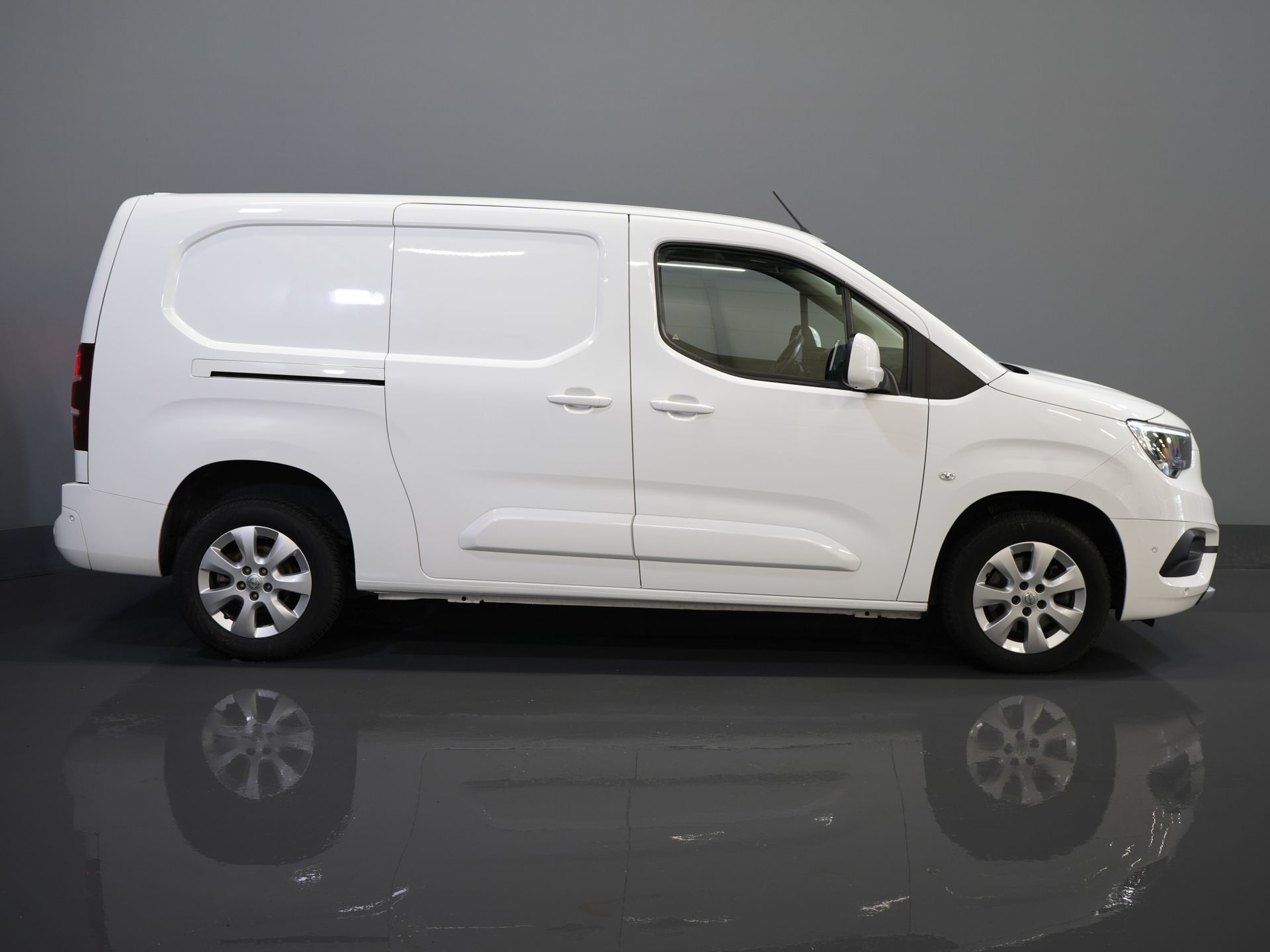 Opel Combo Van 1.5D 130 к.с. Авт. L2 BPM БЕЗКОШТОВНО! DB-ремінь V.V/ NL-автомат/ Carplay/ клімат/ LMV/ камера/ PDC