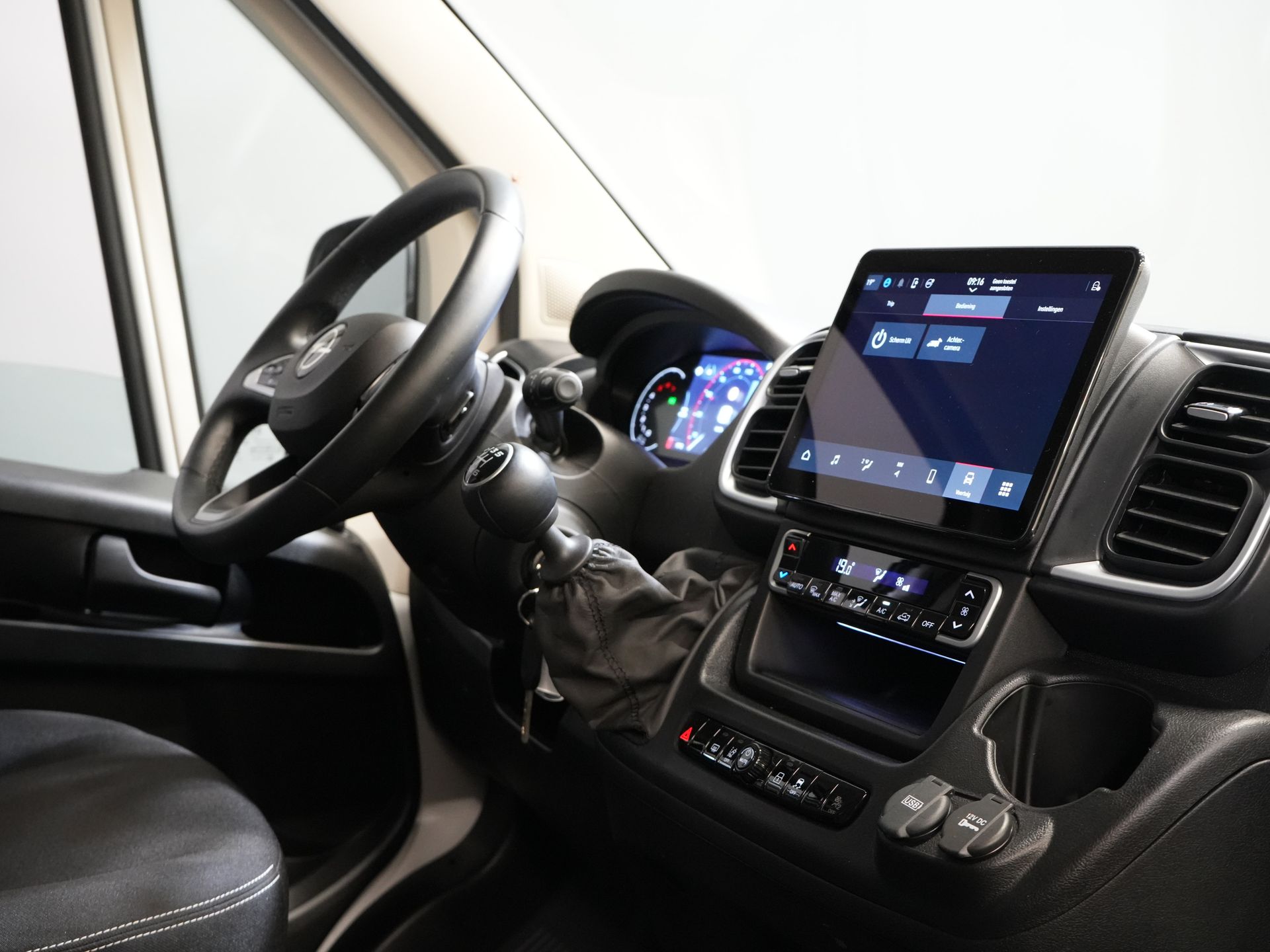 Vauxhall Movano Van 2.2 140 CV L3H2 LED/ Virtual Cockpit/ 3.0t Towingverm./ 270Gr.Doors/ Carplay/ Climate/ Navi/ Camera/ Cruise/ PDC