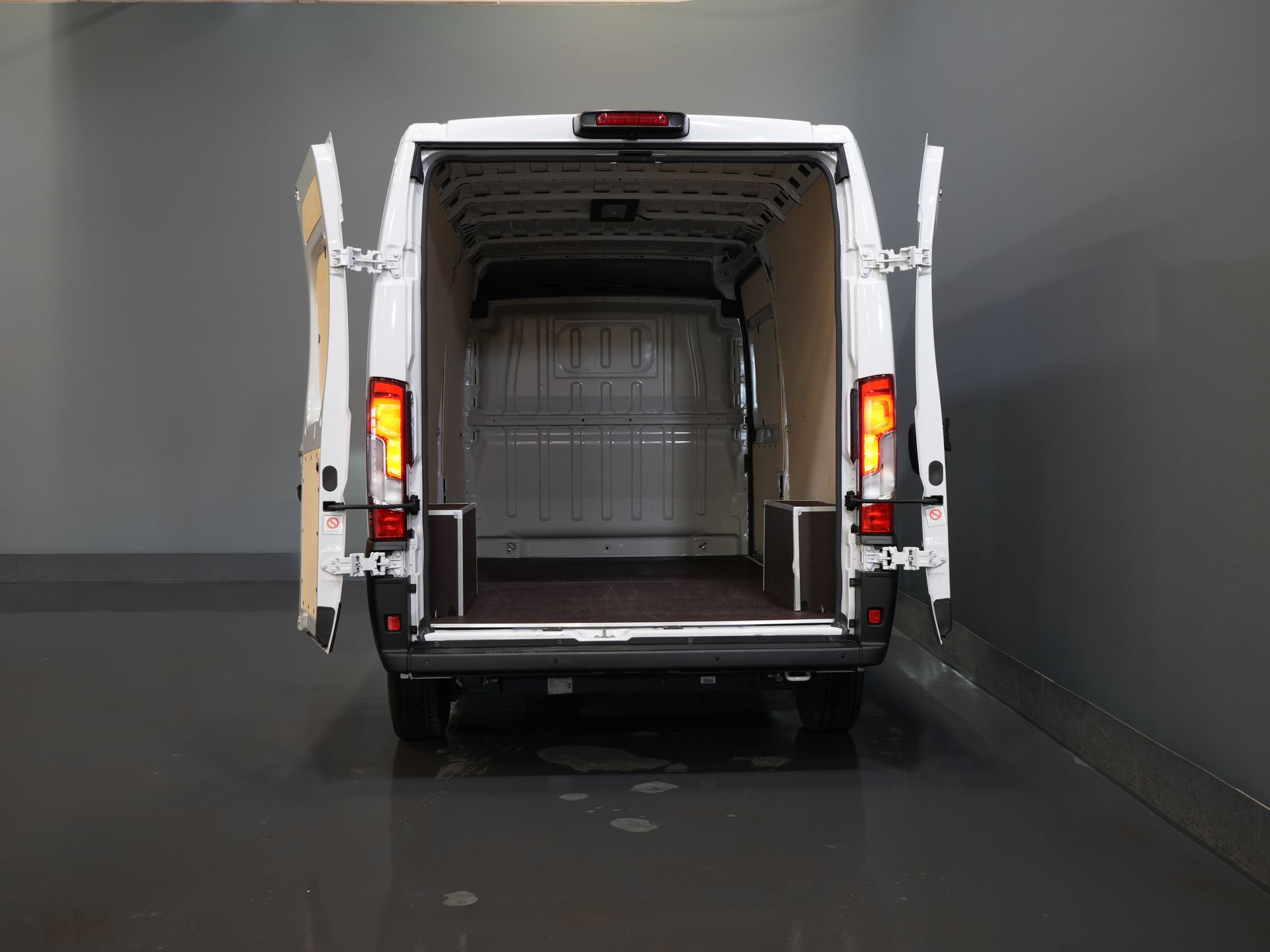 Vauxhall Movano Van 2.2 140 CV L3H2 LED/ Virtual Cockpit/ 3.0t Towingverm./ 270Gr.Doors/ Carplay/ Climate/ Navi/ Camera/ Cruise/ PDC