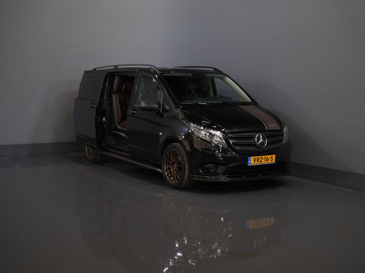 Mercedes-Benz Vito Van 114 CDI авт. DC Double Cab Buffl Leather / 2x зсувні двері / Carplay / Navi / Спойлер / Передня кромка / Бокові панелі / 18” LMV / Круїз / Кондиціонер