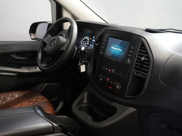 Mercedes-Benz Vito Van 114 CDI авт. DC Double Cab Buffl Leather / 2x зсувні двері / Carplay / Navi / Спойлер / Передня кромка / Бокові панелі / 18” LMV / Круїз / Кондиціонер