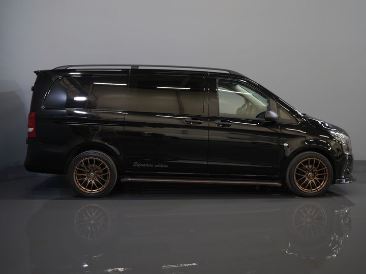 Mercedes-Benz Vito Van 114 CDI авт. DC Double Cab Buffl Leather / 2x зсувні двері / Carplay / Navi / Спойлер / Передня кромка / Бокові панелі / 18” LMV / Круїз / Кондиціонер