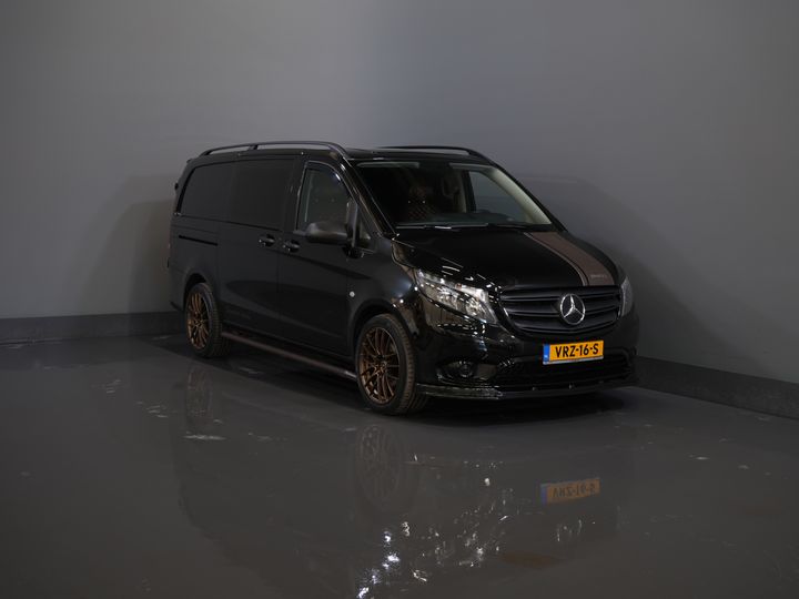 Mercedes-Benz Vito Bestelbus 114 CDI Aut. DC Dubbel Cabine Buffl Leder/ 2x Schuifdeur/ Carplay/ Navi/ Spoiler/ Frontlip/ Sidebars/ 18” LMV/ Cruise/ Airco