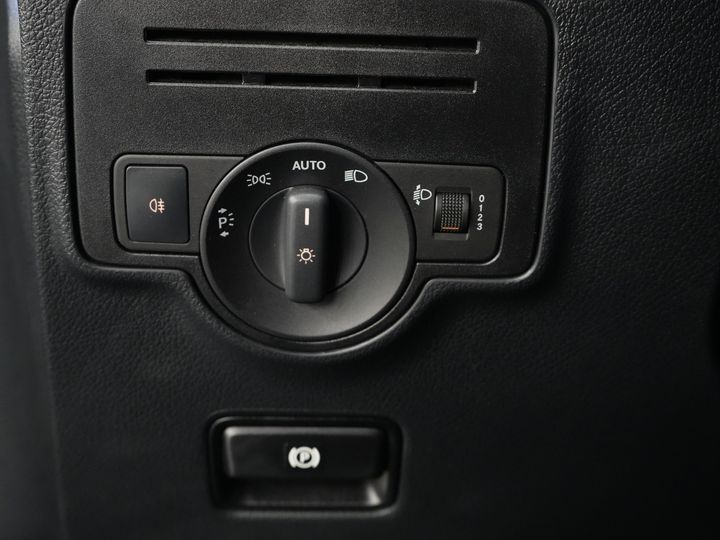 Mercedes-Benz Vito Van 114 CDI авт. DC Double Cab Buffl Leather / 2x зсувні двері / Carplay / Navi / Спойлер / Передня кромка / Бокові панелі / 18” LMV / Круїз / Кондиціонер