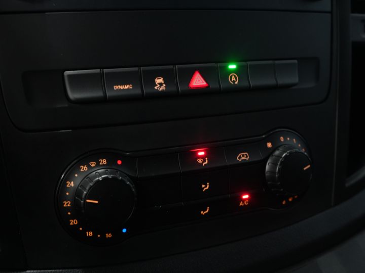 Mercedes-Benz Vito Van 114 CDI авт. DC Double Cab Buffl Leather / 2x зсувні двері / Carplay / Navi / Спойлер / Передня кромка / Бокові панелі / 18” LMV / Круїз / Кондиціонер