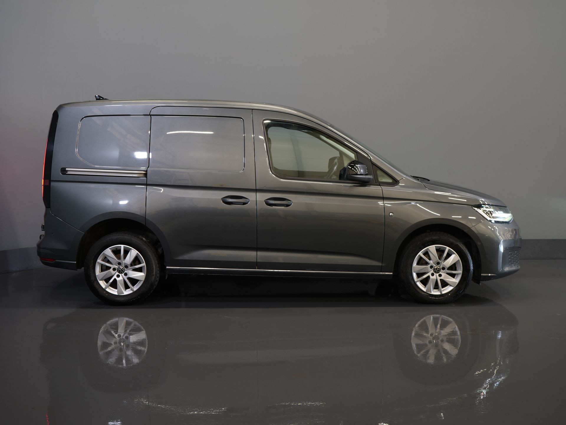 Volkswagen Caddy Cargo Van 2.0 TDI 125 CV DSG Aut. Stile BPM GRATIS! LED/ Adapt.Cruise/ Riscaldatore a cavalletto/ Seatverw./ Carplay/ Telecamera/ PDC/ LMV/ Barra di traino/ Airco