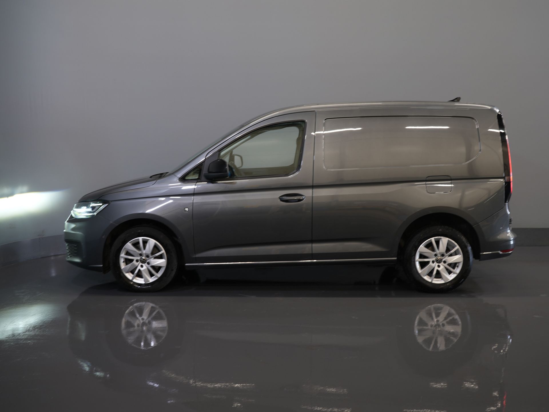 Volkswagen Caddy Cargo Van 2.0 TDI 125 CV DSG Aut. Stile BPM GRATIS! LED/ Adapt.Cruise/ Riscaldatore a cavalletto/ Seatverw./ Carplay/ Telecamera/ PDC/ LMV/ Barra di traino/ Airco