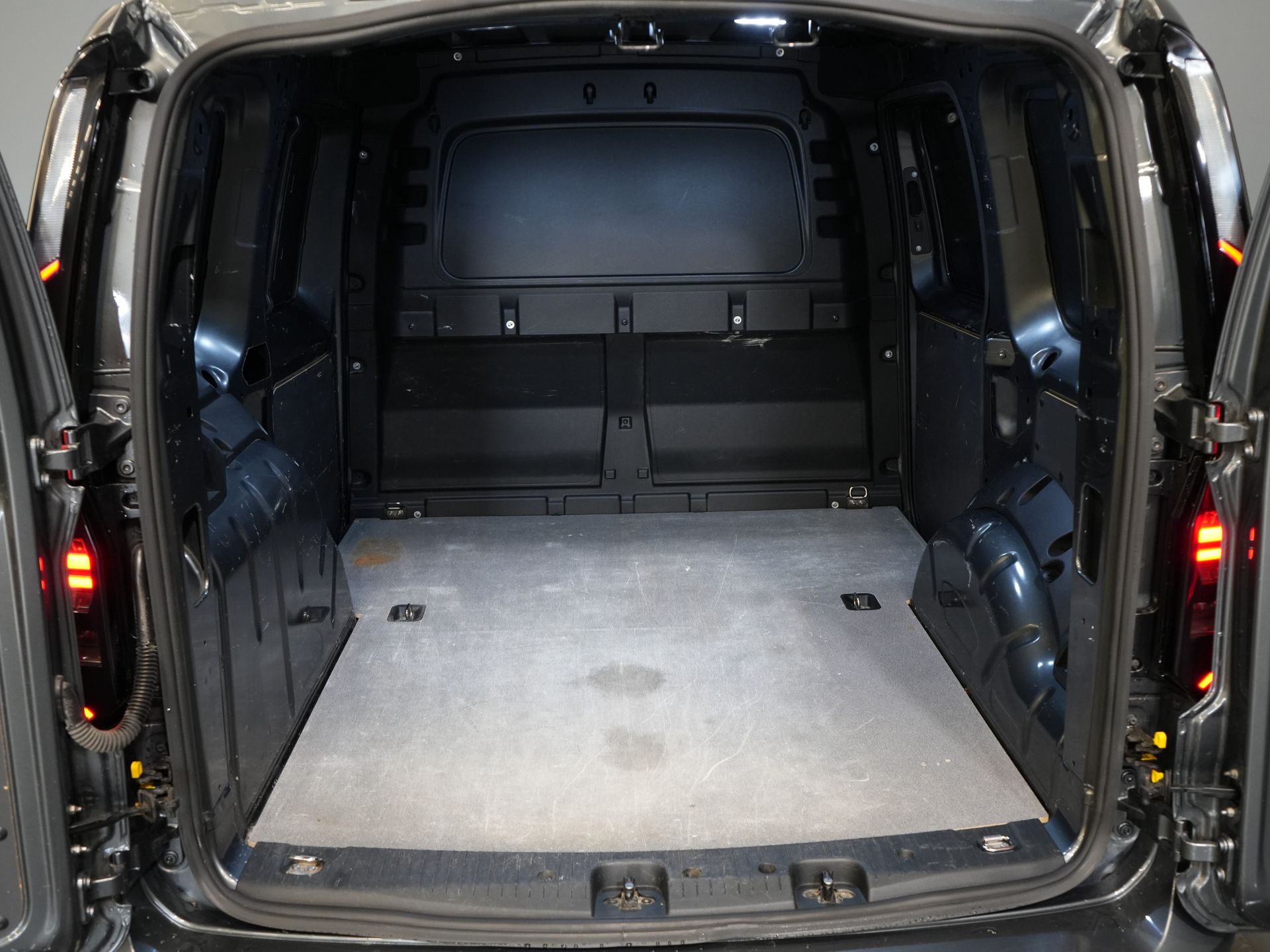 Volkswagen Caddy Cargo Van 2.0 TDI 125 CV DSG Aut. Stile BPM GRATIS! LED/ Adapt.Cruise/ Riscaldatore a cavalletto/ Seatverw./ Carplay/ Telecamera/ PDC/ LMV/ Barra di traino/ Airco