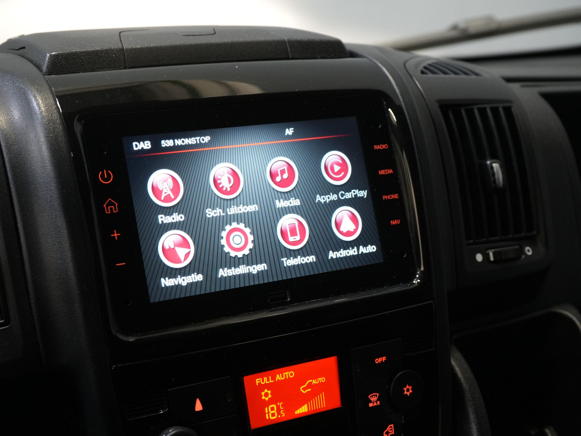 Citroën Jumper Van 2.2 HDI L2H2 Carplay/ Navi/ Clima/ Cruise/ Camera/ PDC/ DAB