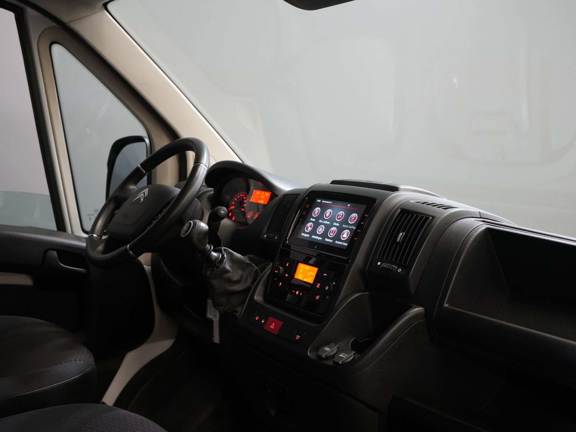 Citroën Jumper Van 2.2 HDI L2H2 Carplay/ Navi/ Clima/ Cruise/ Camera/ PDC/ DAB